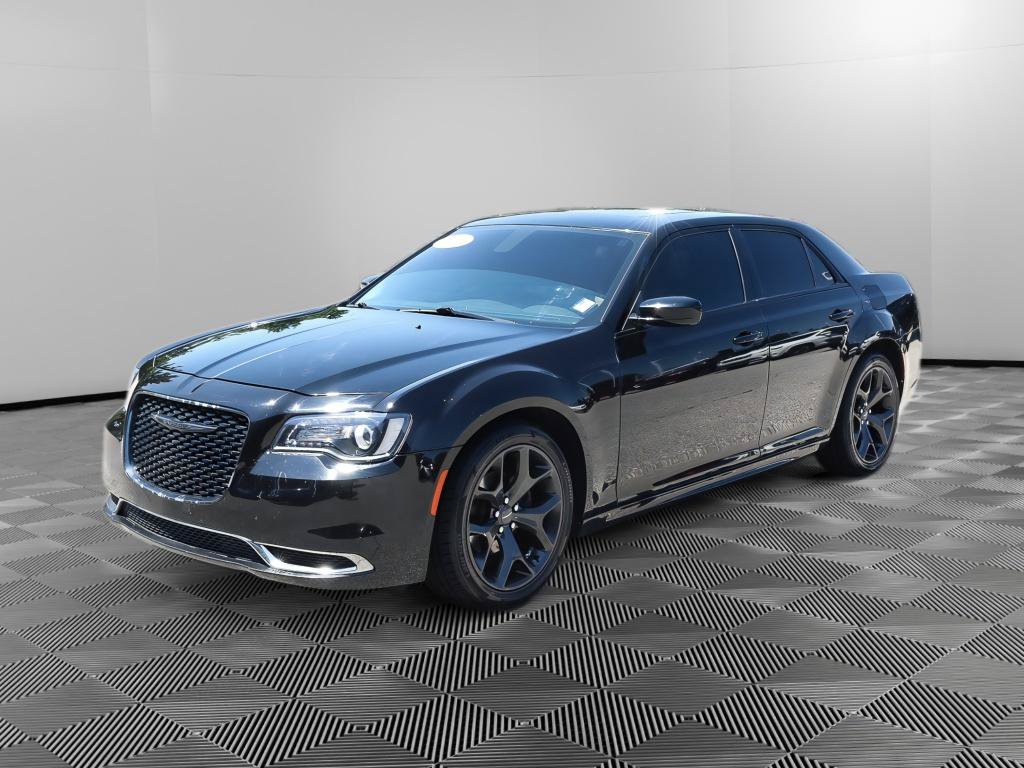 Used 2020 Chrysler 300 Touring L w/ Quick Order Package 2EF RWD image 2