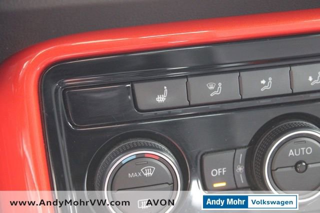 Used 2019 Volkswagen Beetle 2.0T SE image 36