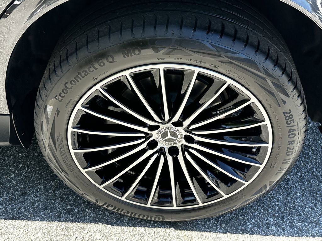 Certified 2025 Mercedes-Benz GLC 300 image 23