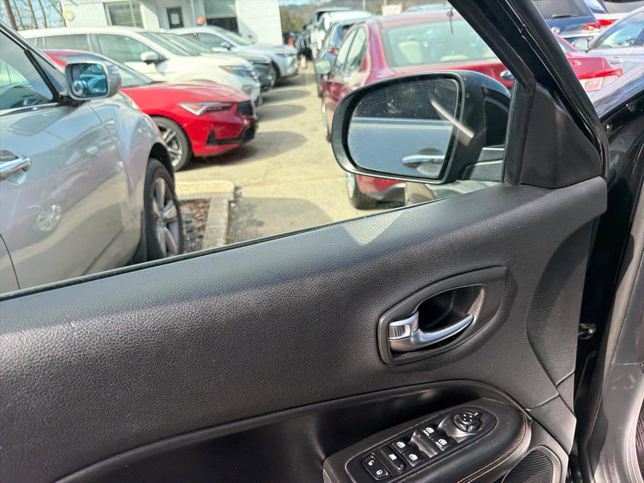 Used 2020 Jeep Compass Latitude w/ Cold Weather Group image 16