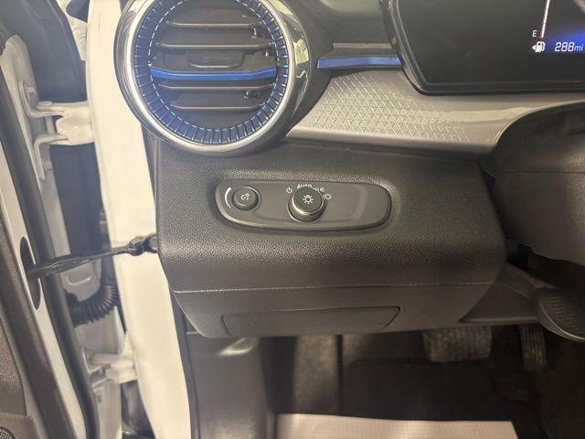 Used 2025 Chevrolet Trax LT w/ Driver Confidence Package FWD image 11