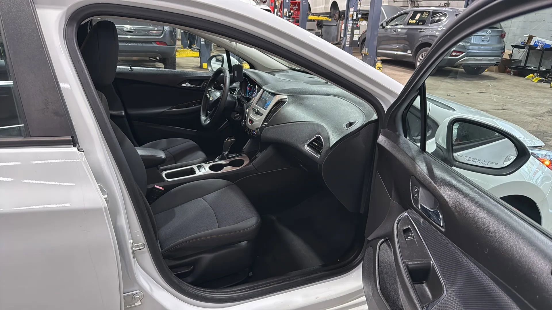 Used 2018 Chevrolet Cruze LS image 23