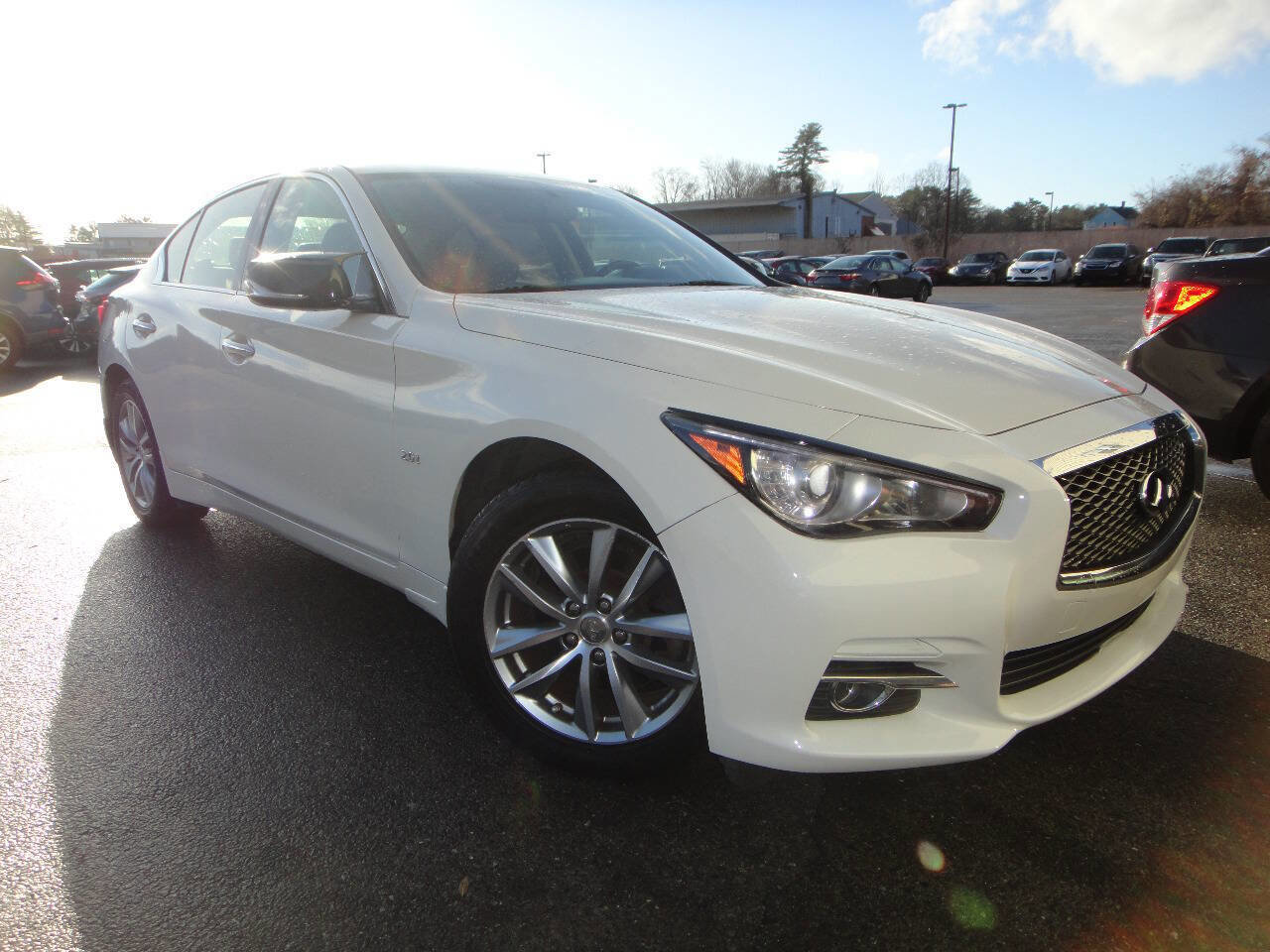 Used 2016 INFINITI Q50 Premium w/ 2.0T Premium Plus Package image 3