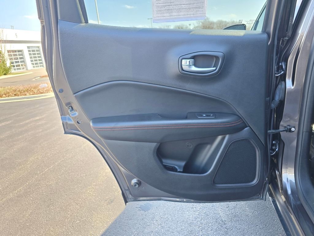 Used 2018 Jeep Compass Trailhawk w/ Navigation Group image 25