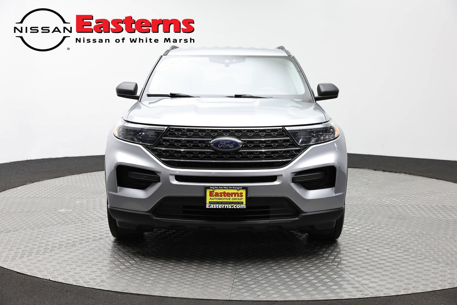 Used 2023 Ford Explorer XLT RWD image 2