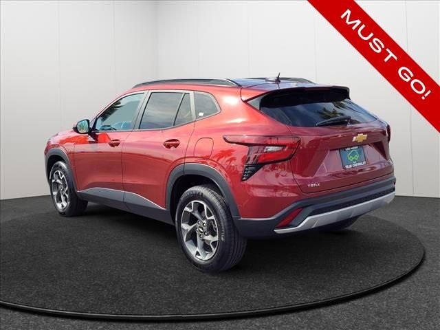 Certified 2024 Chevrolet Trax LT w/ LT Convenience Package image 3