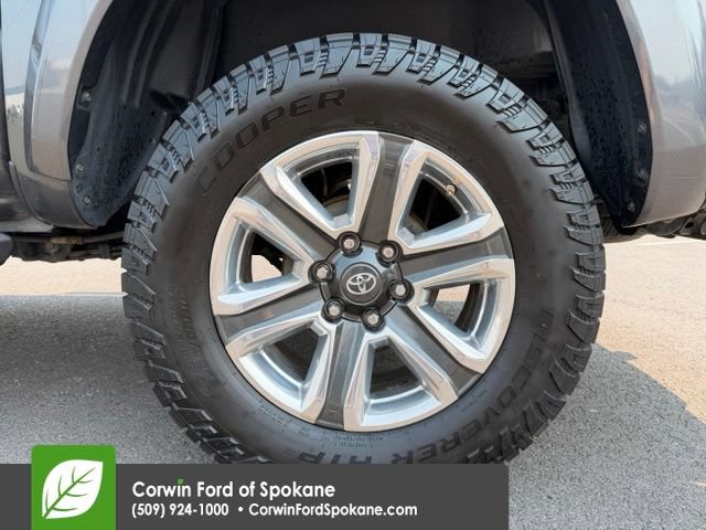 Used 2017 Toyota Tacoma Limited w/ Tow Package AWD/4WD image 9