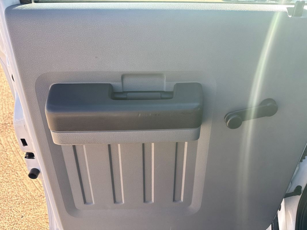 Used 2015 Ford F250 XL w/ Camper Package image 12