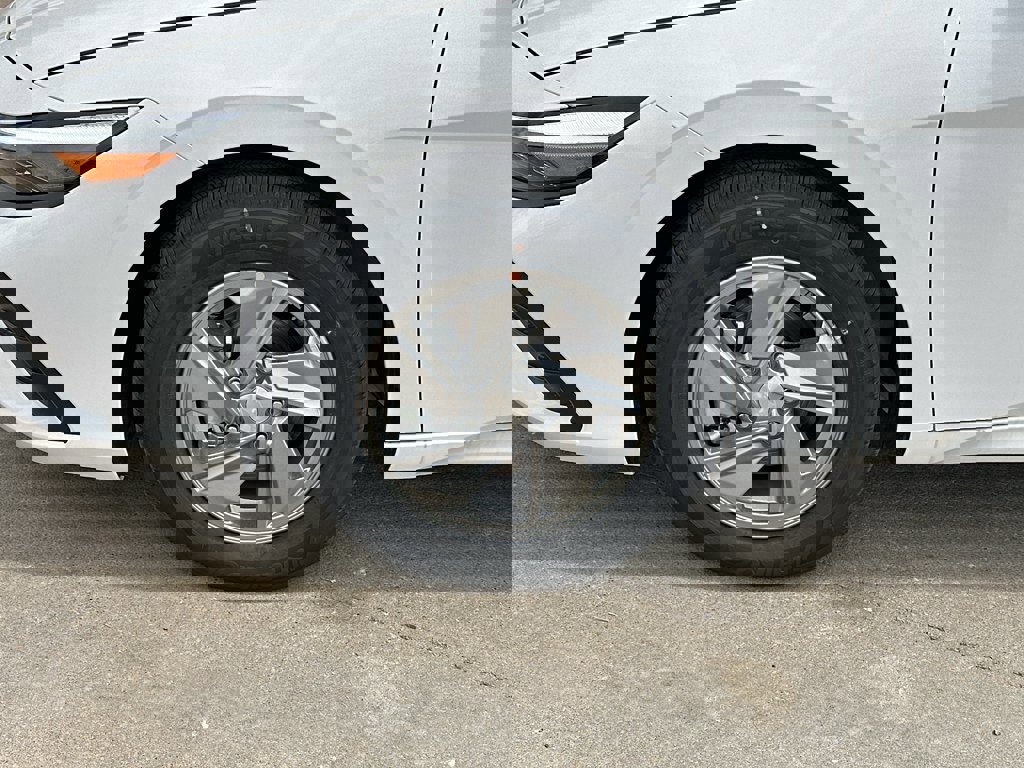 New 2026 Hyundai Elantra SE FWD image 3