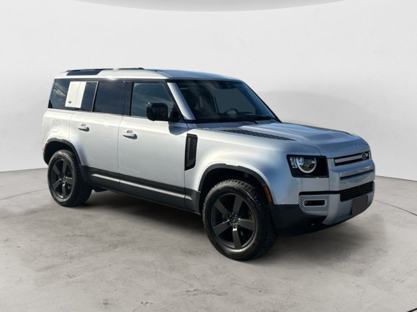 Certified 2023 Land Rover Defender 110 S AWD/4WD image 8