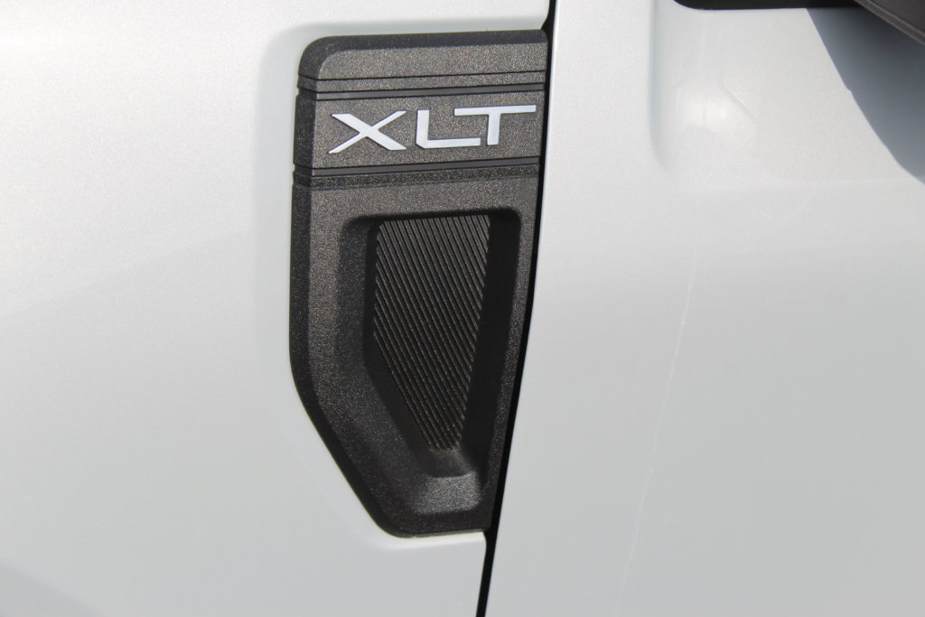New 2026 Ford Maverick XLT w/ XLT Luxury Package AWD/4WD image 4