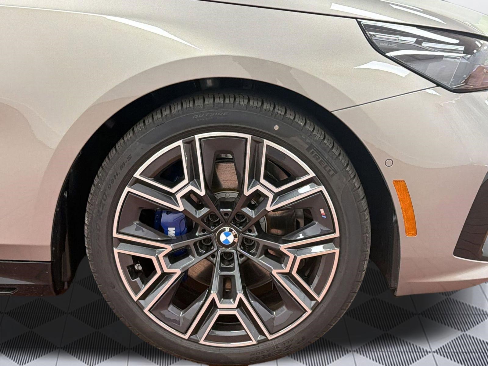 New 2026 BMW 530i xDrive w/ M Sport Package AWD/4WD image 11