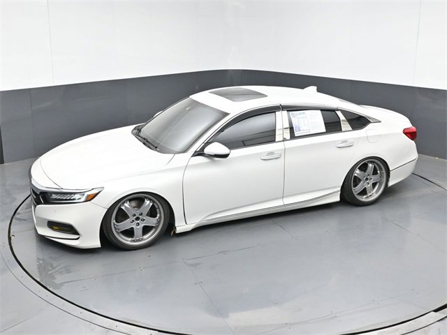 Used 2020 Honda Accord Touring image 1