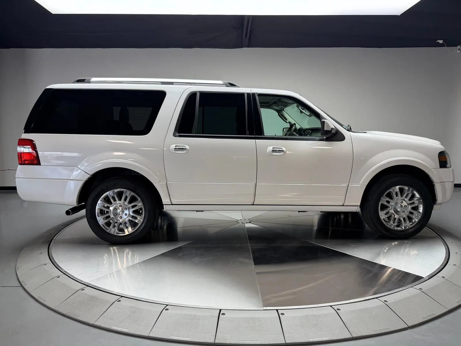 Used 2012 Ford Expedition EL Limited AWD/4WD image 6