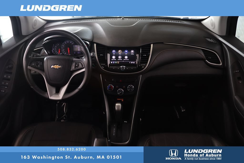Used 2020 Chevrolet Trax LT w/ Redline Edition FWD image 17