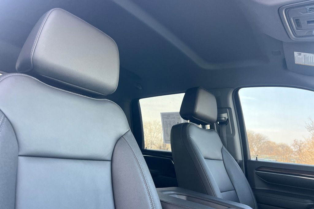 Used 2024 Chevrolet Silverado 3500 LT w/ Convenience Package image 13