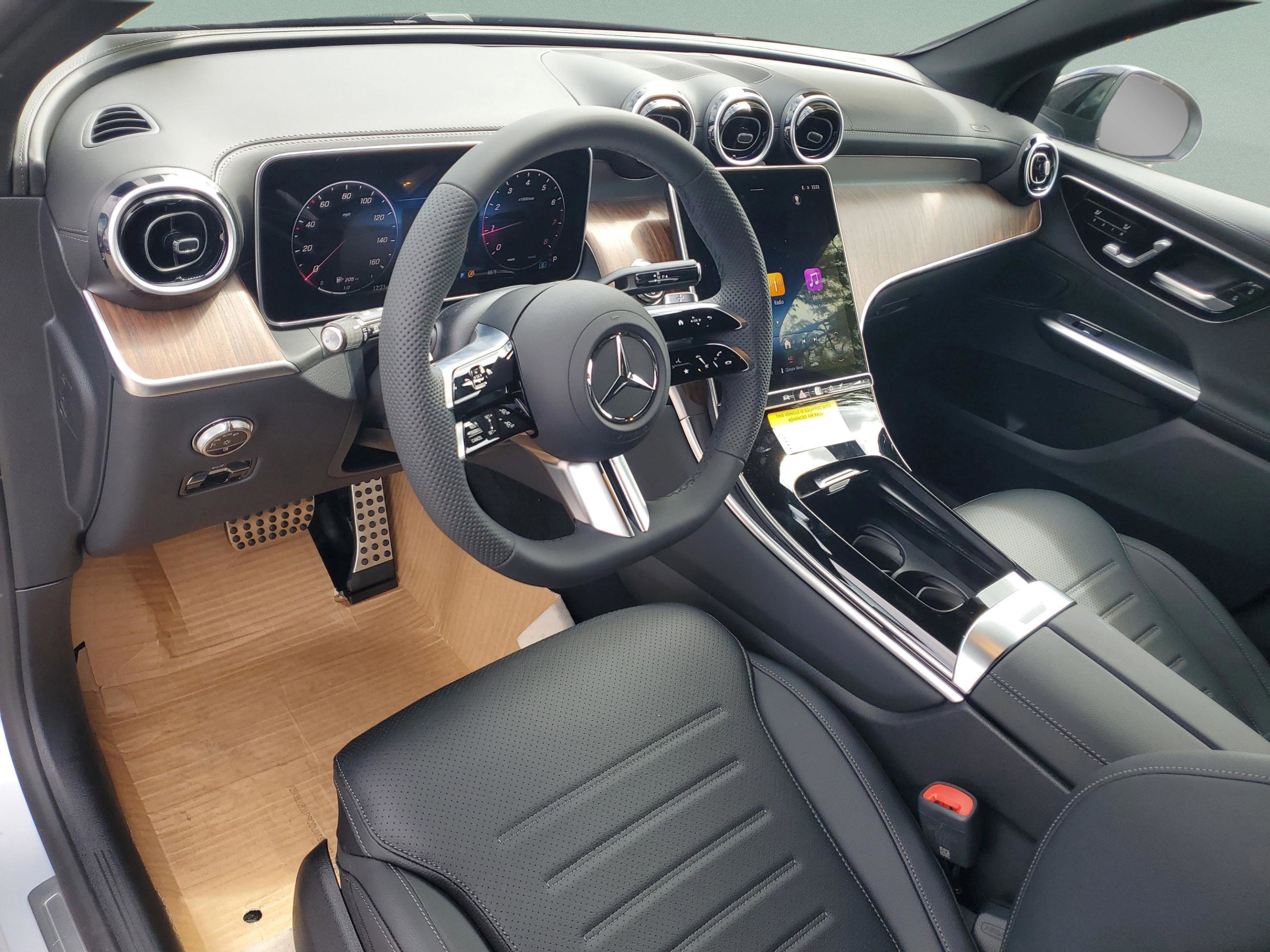 Certified 2026 Mercedes-Benz GLC 300 image 24