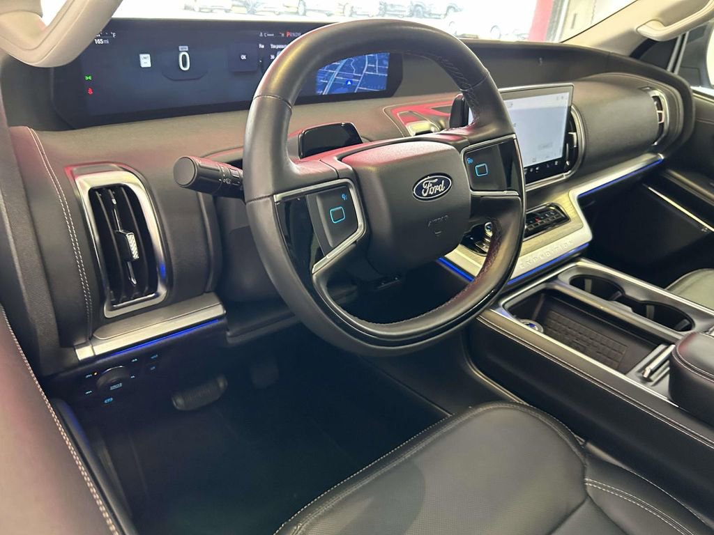 Used 2025 Ford Expedition Max Platinum AWD/4WD image 13