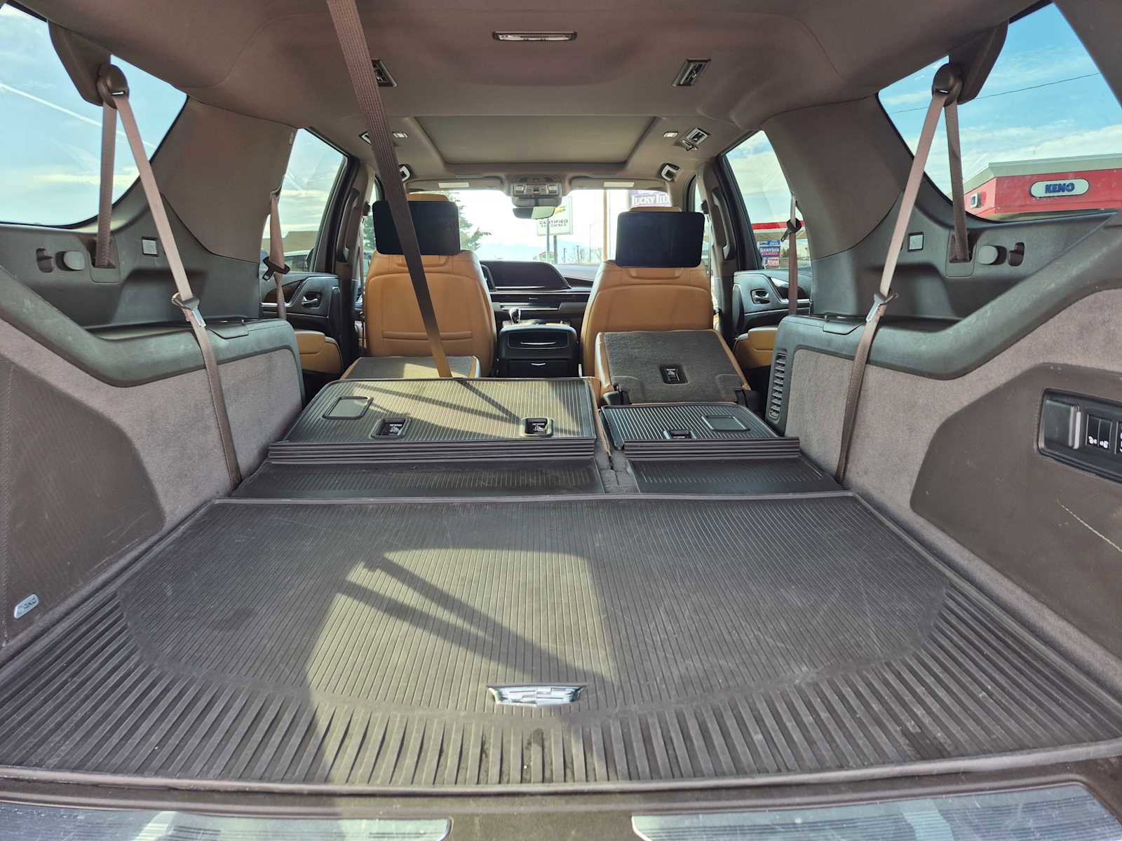 Used 2021 Cadillac Escalade ESV Premium Luxury w/ Driver Assist Tech Package AWD/4WD image 8