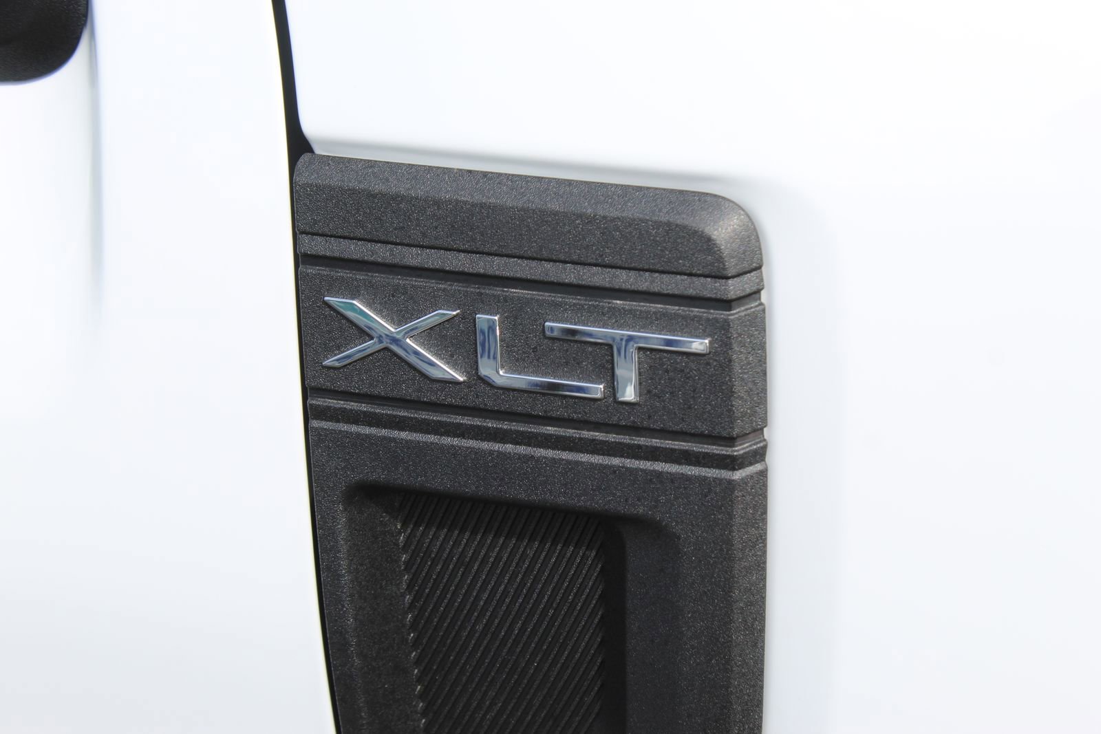 New 2025 Ford Maverick XLT w/ XLT Luxury Package FWD image 10