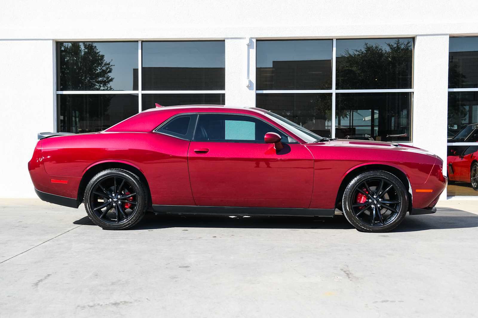Used 2018 Dodge Challenger SXT Plus RWD image 8