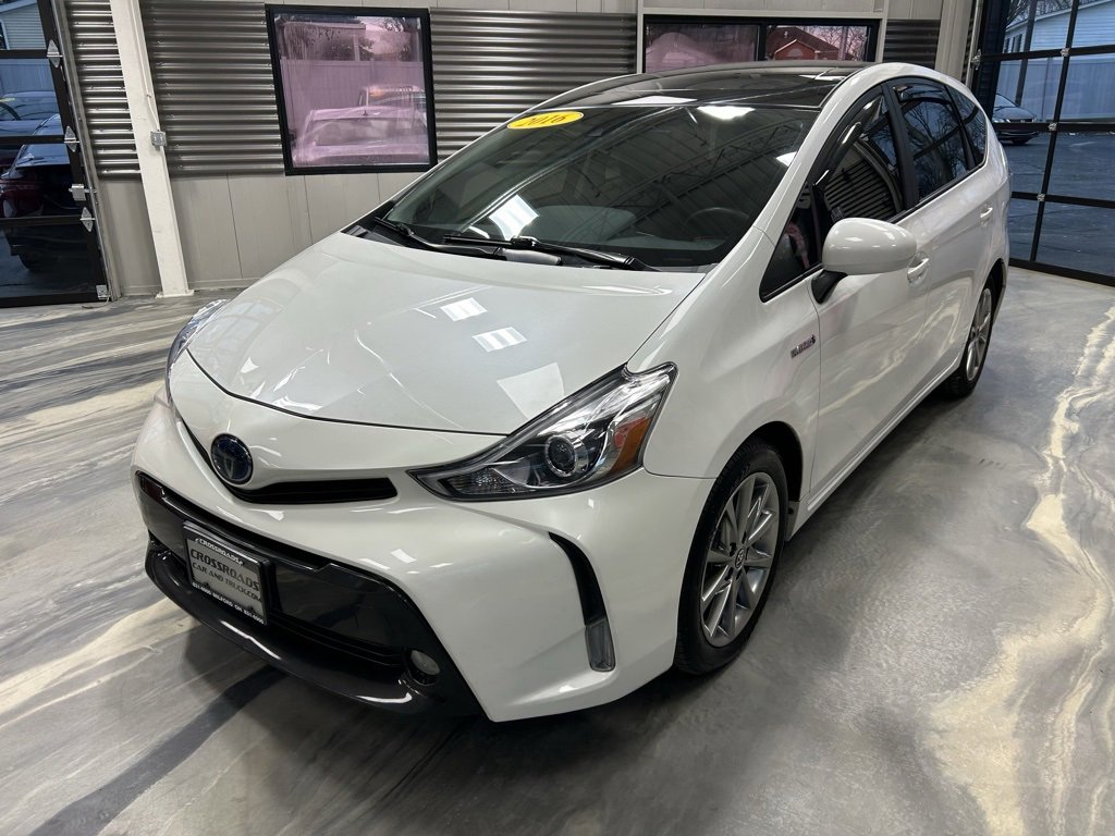 Used 2016 Toyota Prius V Five image 4