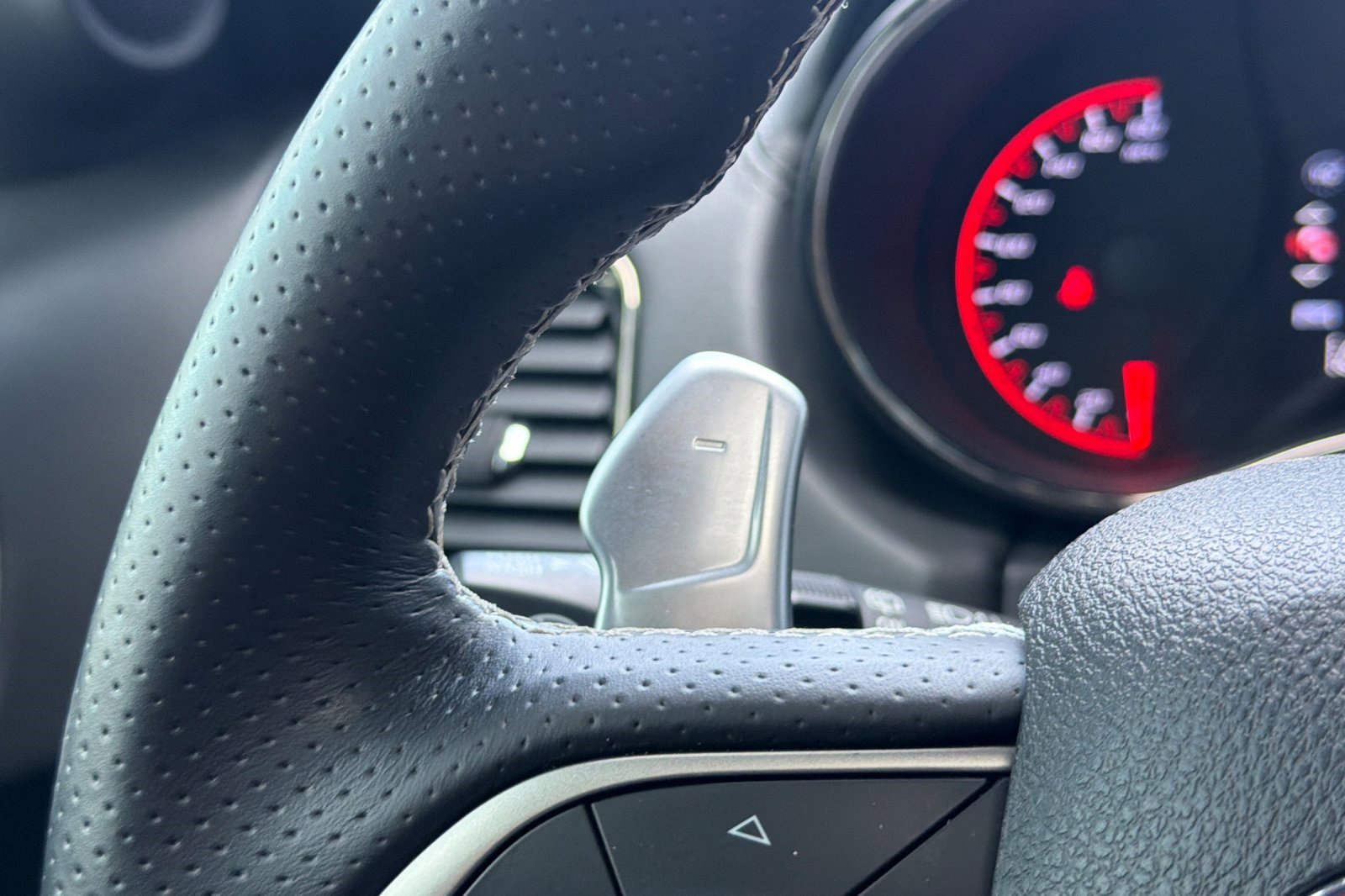 Used 2018 Dodge Durango SRT w/ SRT Interior Appearance Group image 34