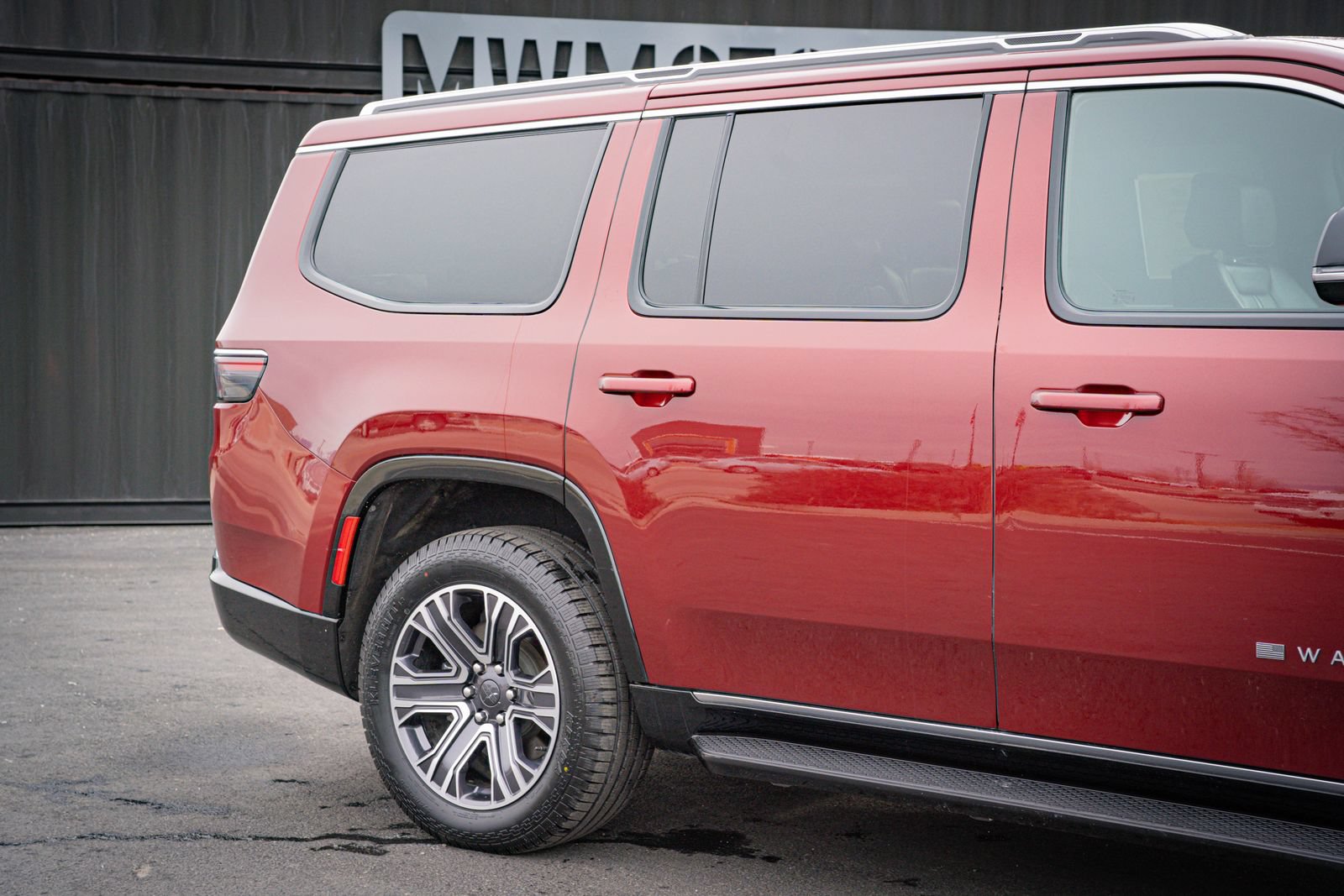 Used 2024 Jeep Wagoneer Series II w/ Flexible Seating Group AWD/4WD image 5