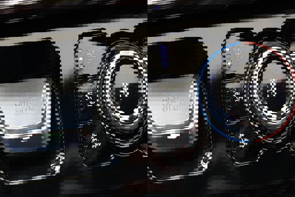 Used 2025 GMC Sierra 1500 AT4 w/ AT4 Premium Package image 34