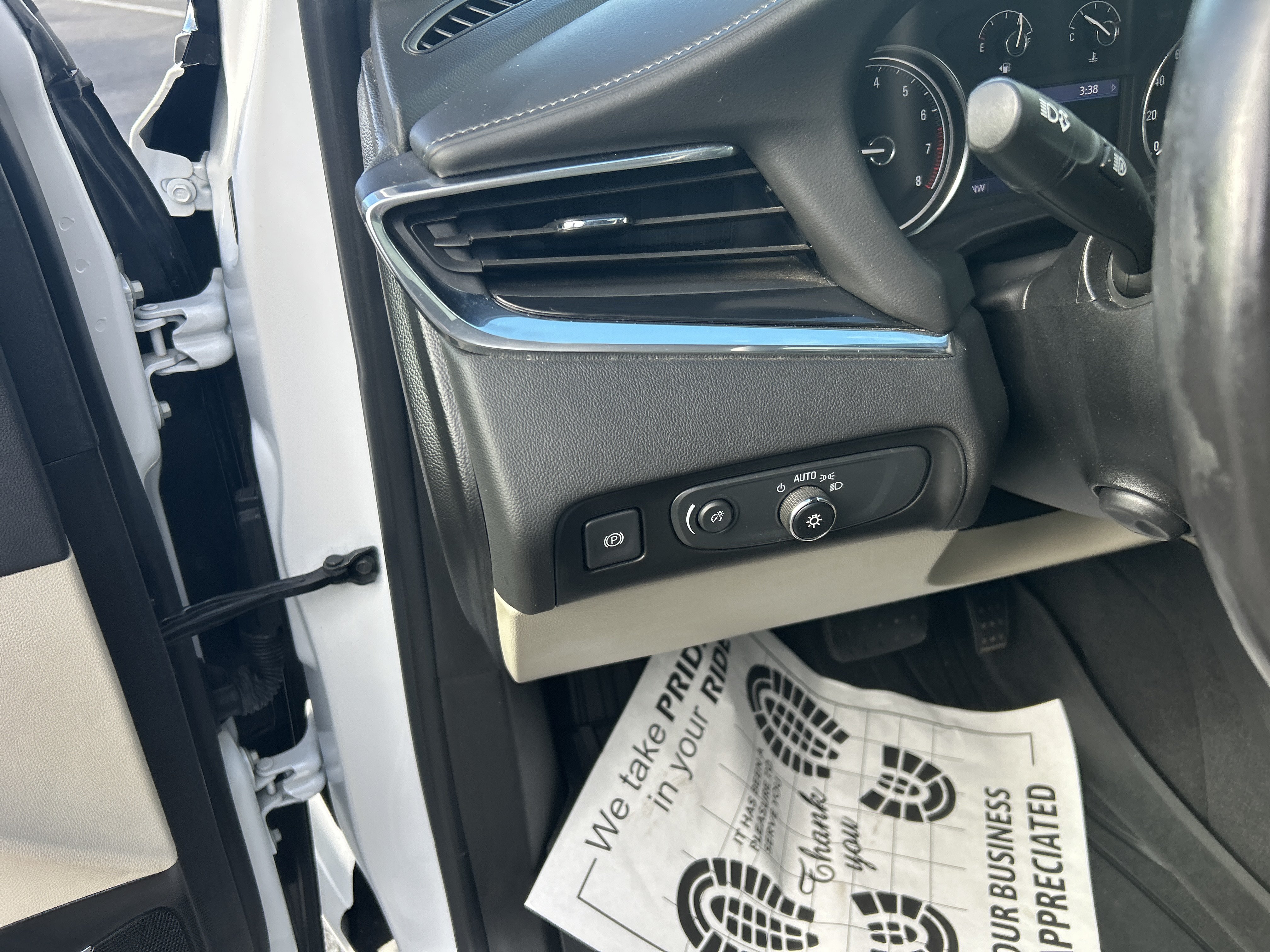 Used 2020 Buick Enclave Premium w/ Sun and Sites Package AWD/4WD image 22