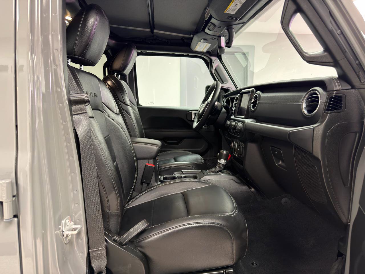 Used 2023 Jeep Wrangler Sahara AWD/4WD image 10