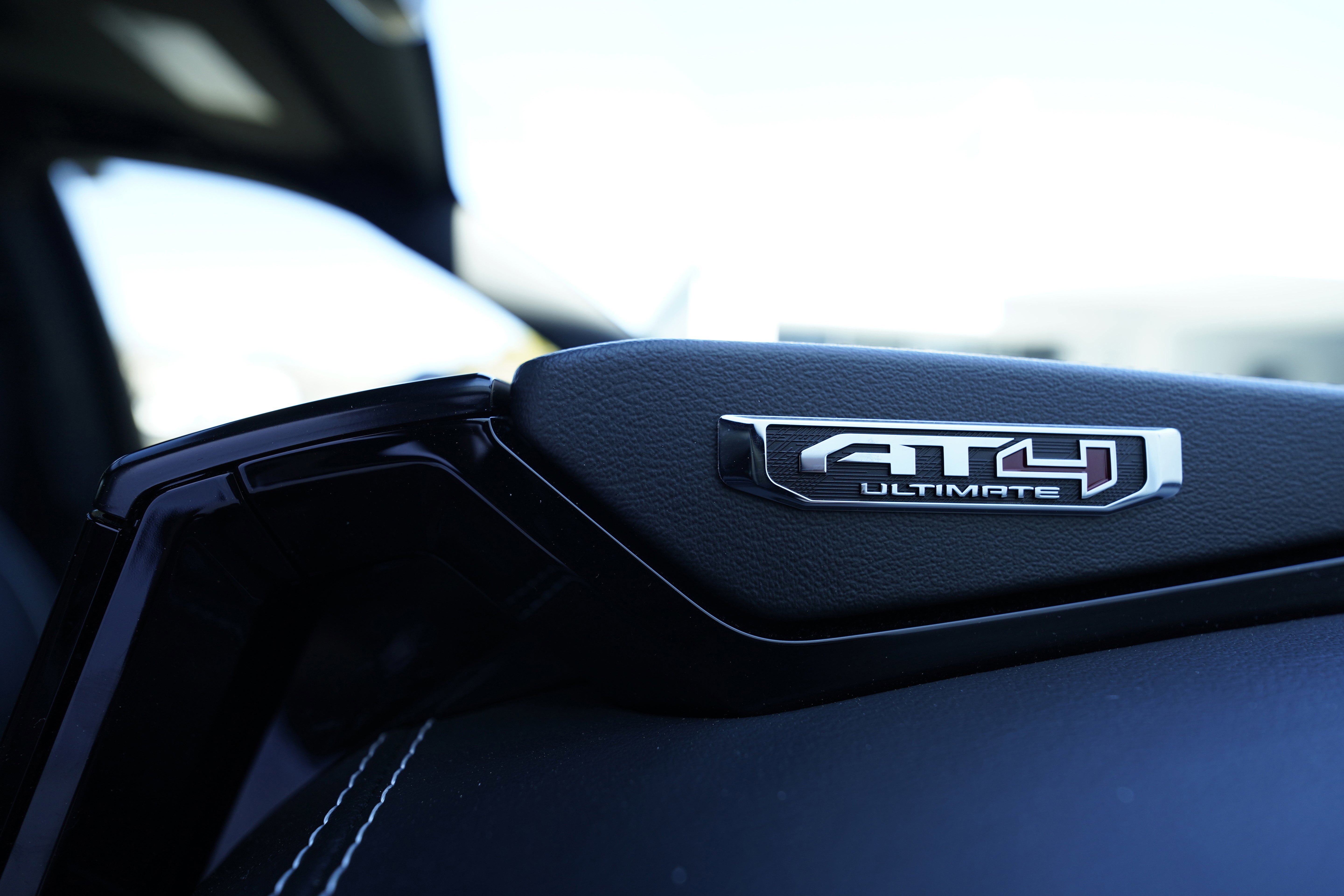 Used 2025 GMC Yukon AT4 Ultimate image 38