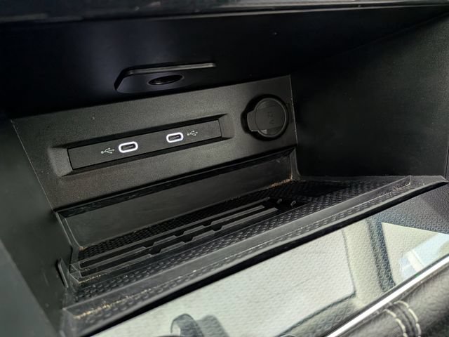 Used 2025 Volkswagen Taos SE AWD/4WD image 9