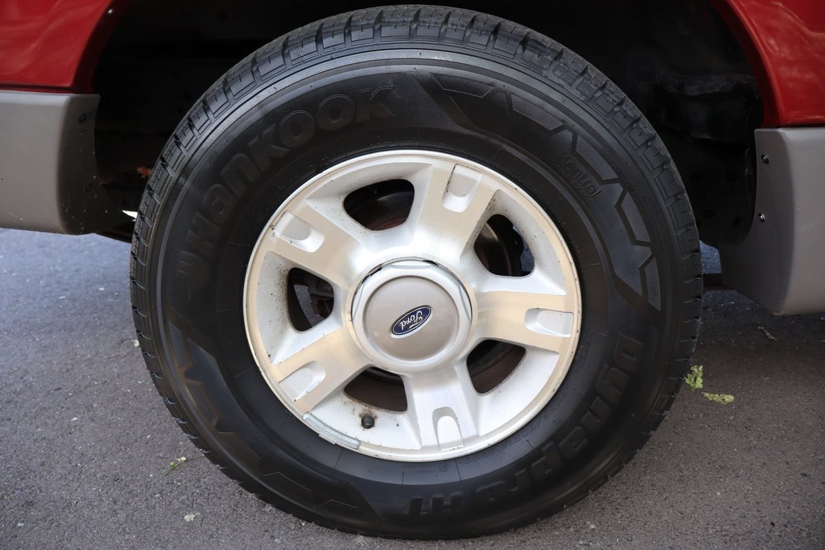 Used 2001 Ford Explorer Sport AWD/4WD image 38