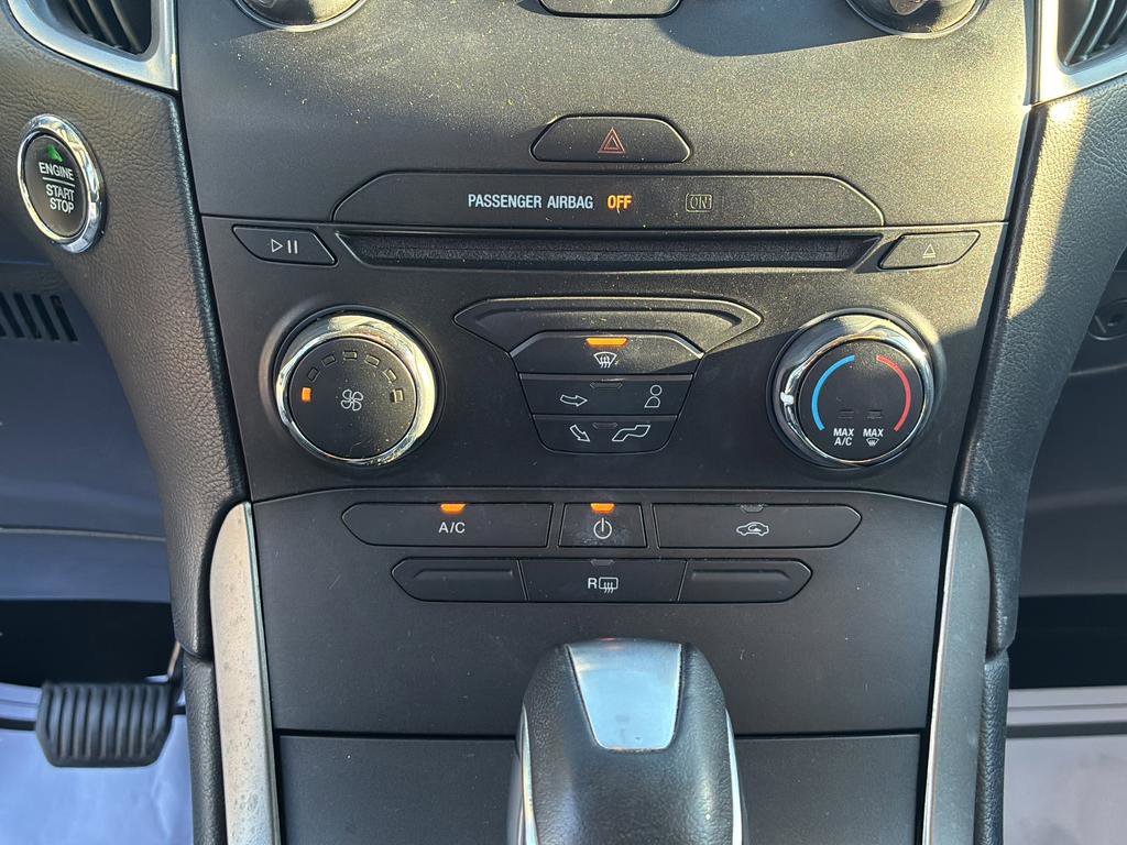 Used 2018 Ford Edge SE image 22