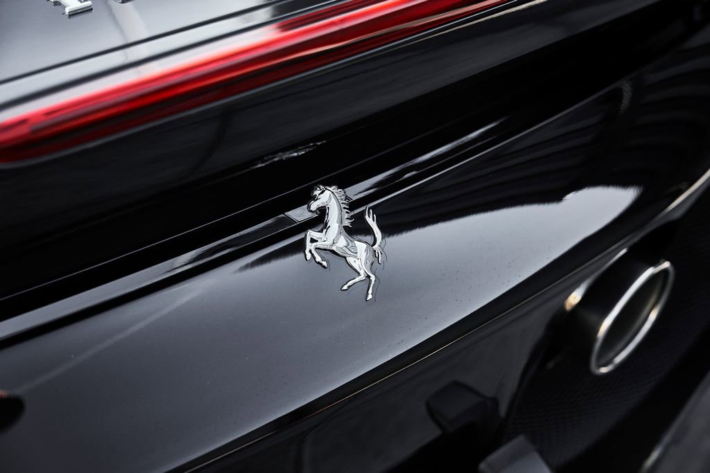 Used 2024 Ferrari SF90 Spider image 14