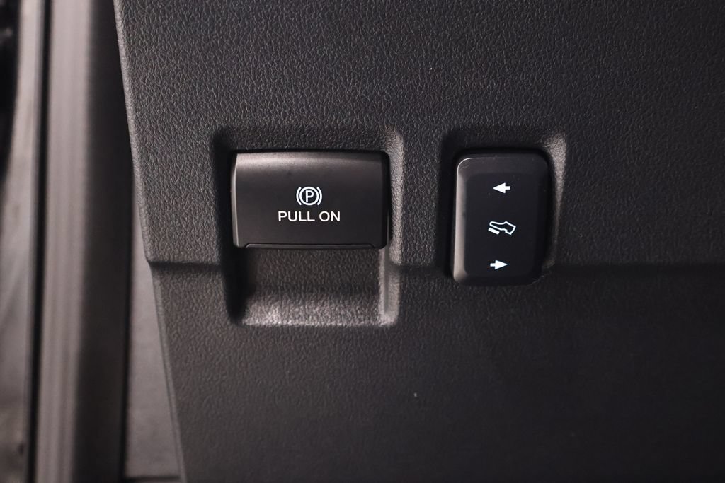 Certified 2025 Ford F350 Platinum AWD/4WD image 28