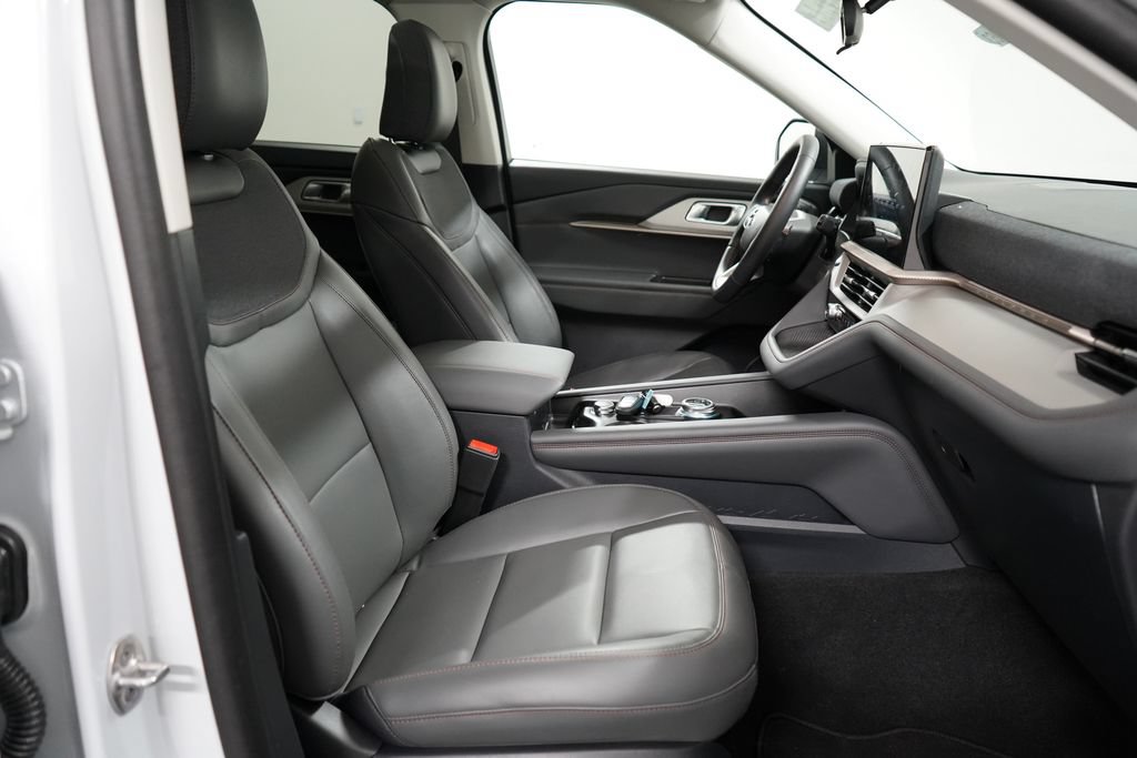 New 2026 Ford Explorer Active w/ Active Comfort Package AWD/4WD image 22
