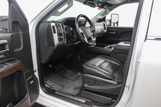 Used 2018 GMC Sierra 3500 Denali AWD/4WD image 17