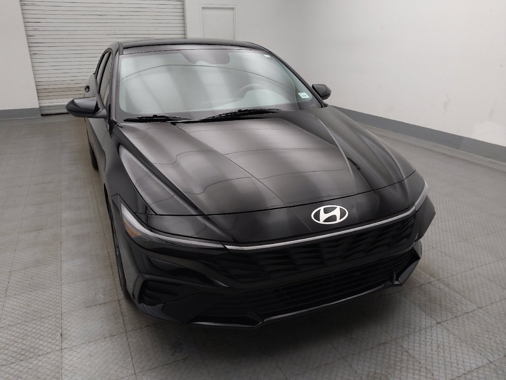 Used 2025 Hyundai Elantra Sport FWD image 14