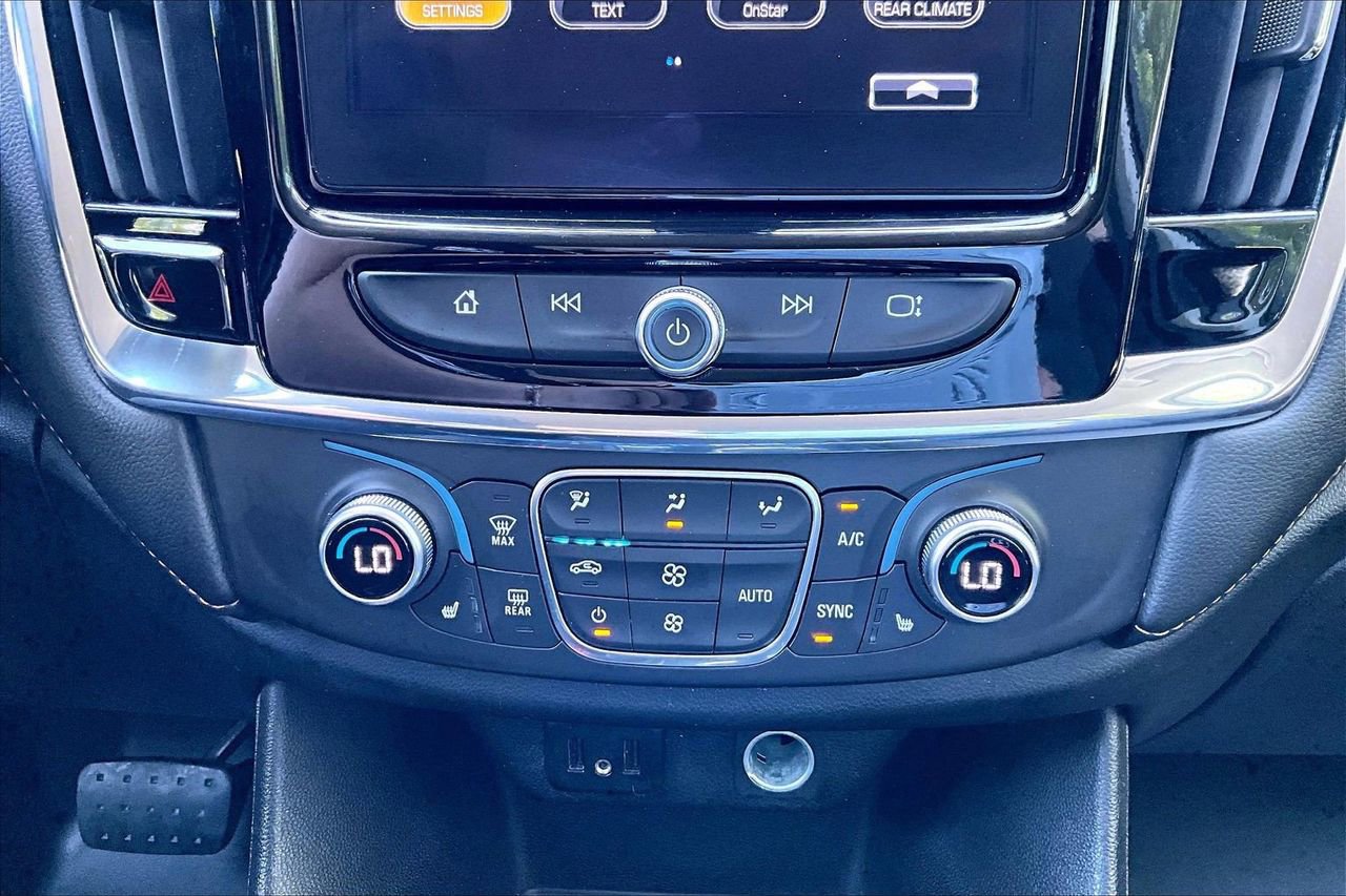 Used 2018 Chevrolet Traverse LT FWD image 17