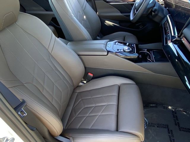 Certified 2025 BMW i5 eDrive40i w/ Premium Package image 12