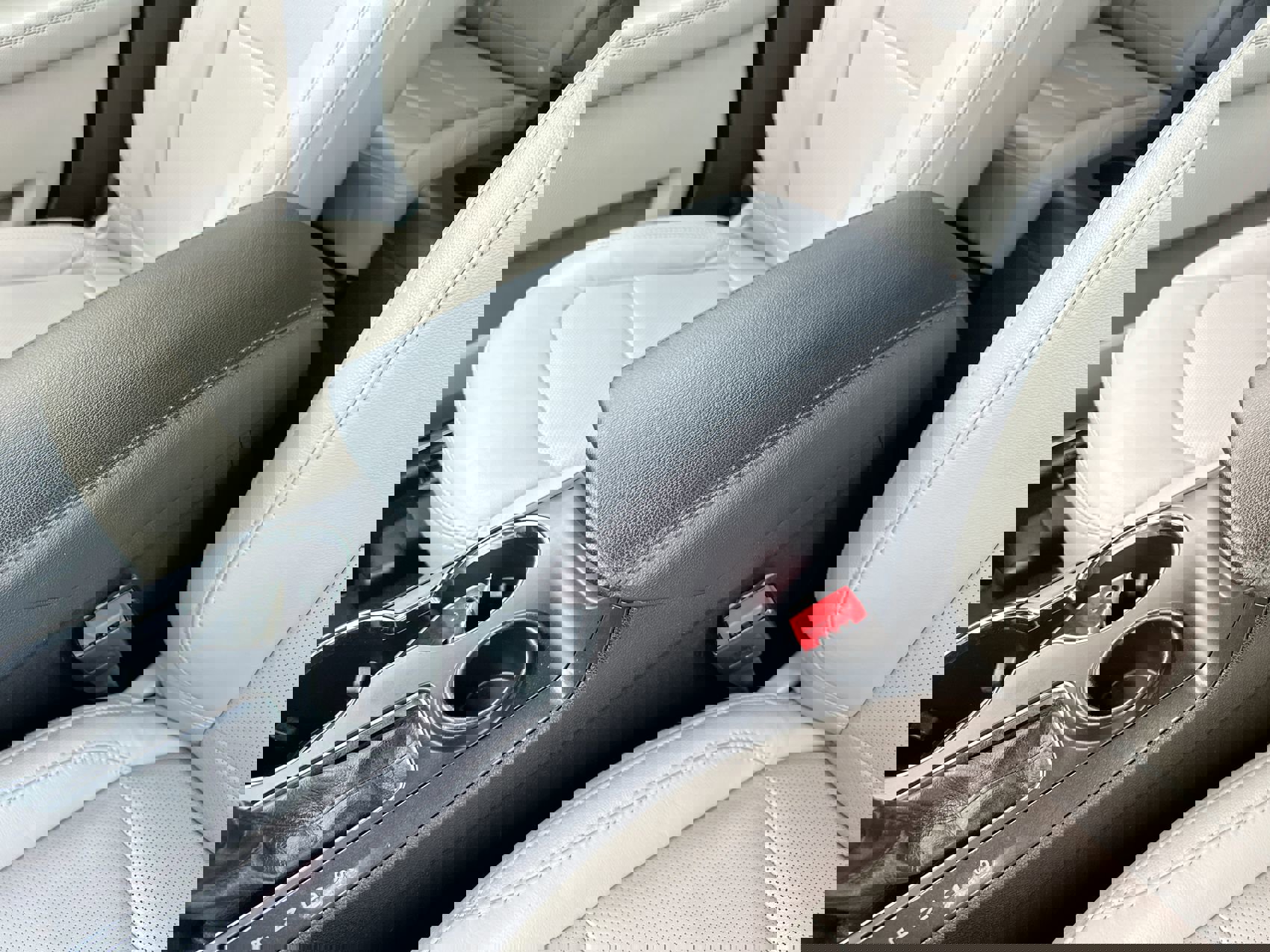 Used 2019 Ford Explorer Limited w/ Ford Safe & Smart Package image 21