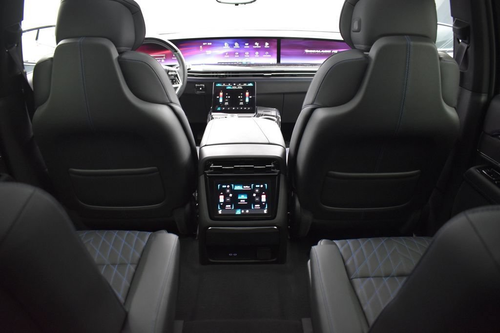 Used 2026 Cadillac Escalade IQ Sport 1 w/ LPO, ONYX Package AWD/4WD image 30