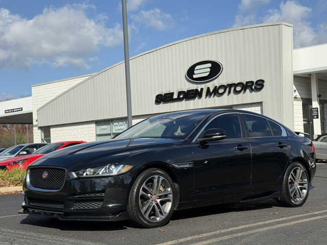 Used 2017 Jaguar XE Premium image 34