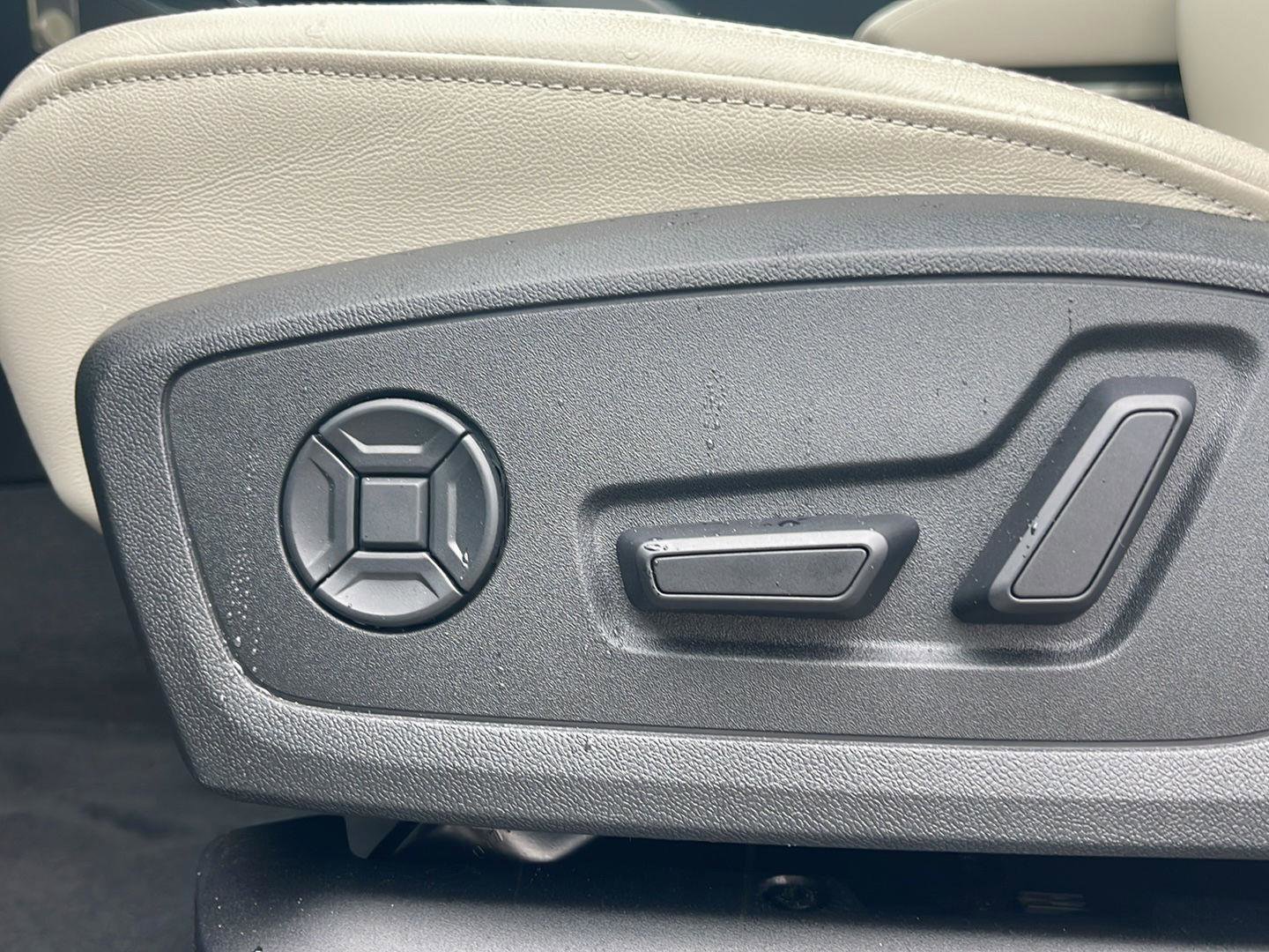 Used 2023 Audi Q3 2.0T Premium AWD/4WD image 25