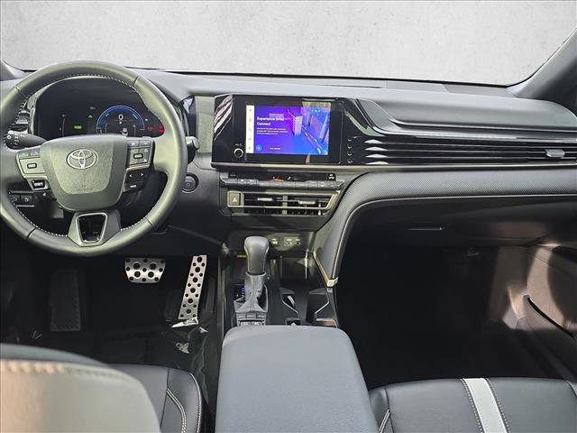 Used 2025 Toyota Camry SE image 19