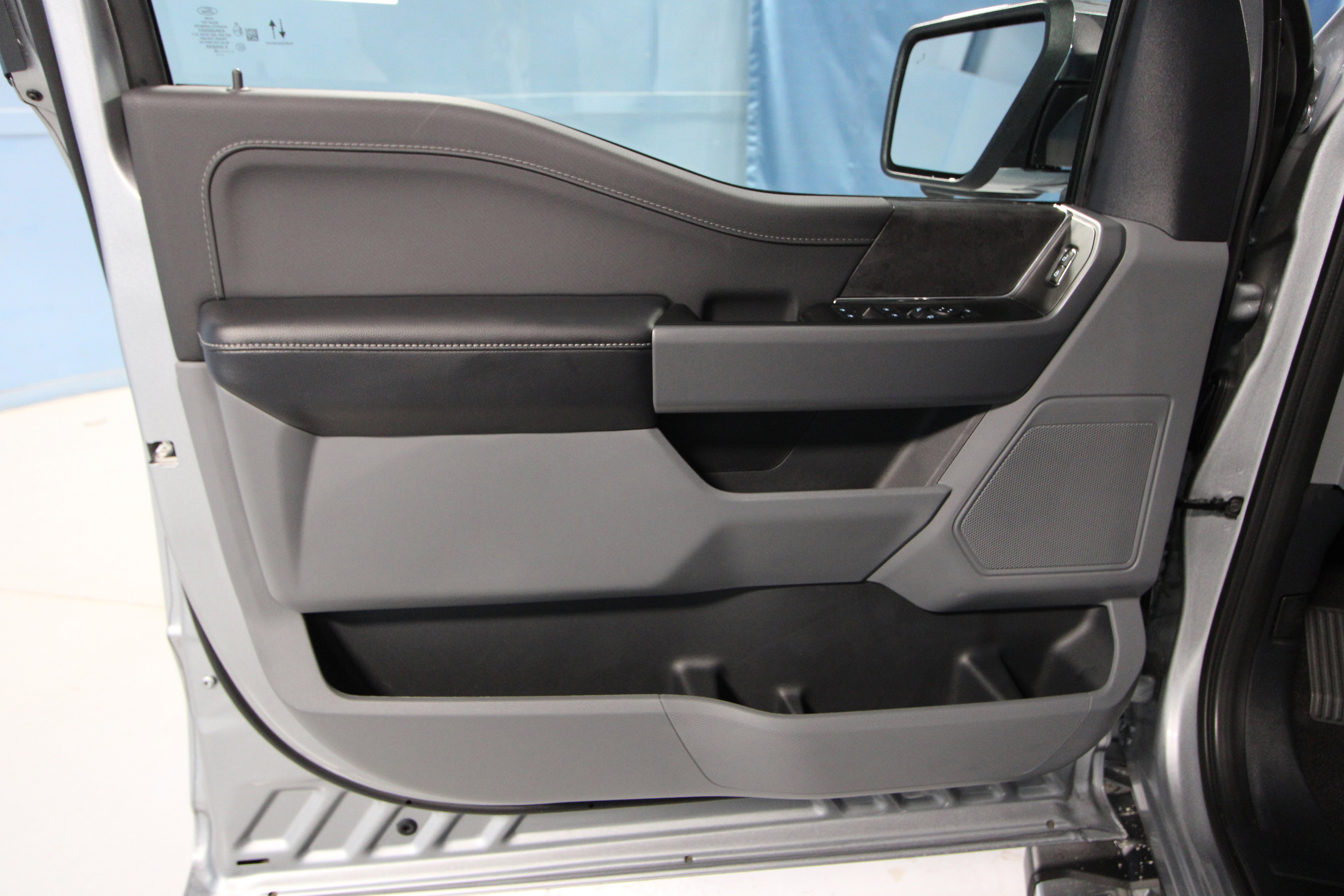 New 2026 Ford F150 XLT w/ Equipment Group 302A MID AWD/4WD image 4