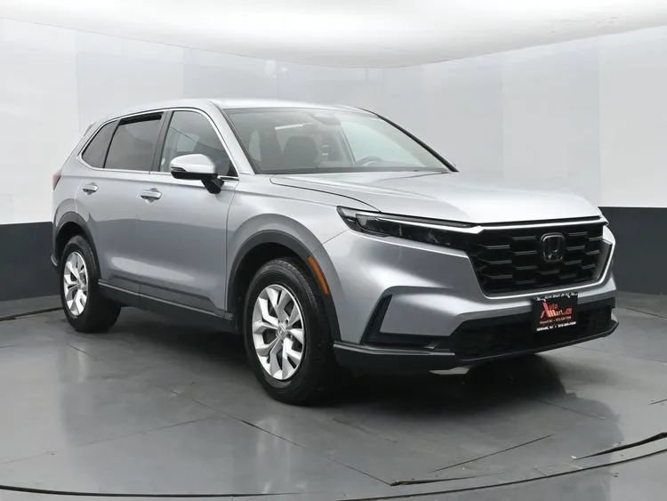 Used 2025 Honda CR-V LX image 2