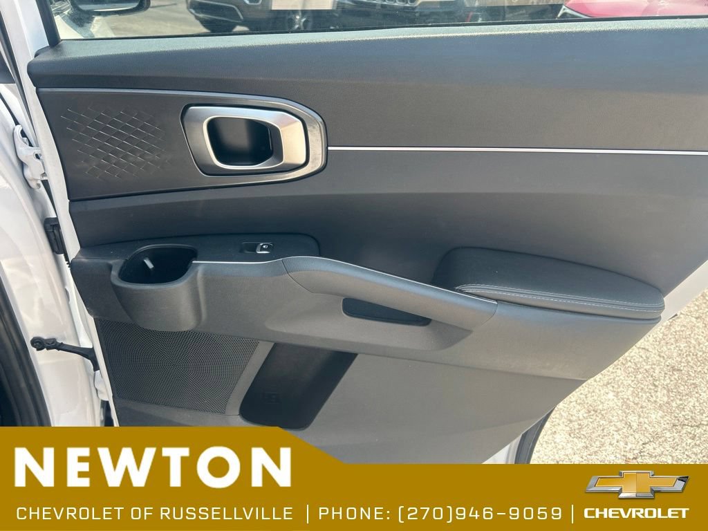 Used 2023 Kia Sorento LX FWD image 30